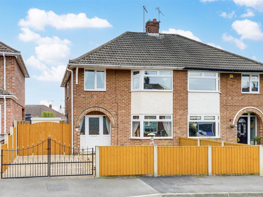 3 bed semidetached house for sale in Whitburn Road, Toton