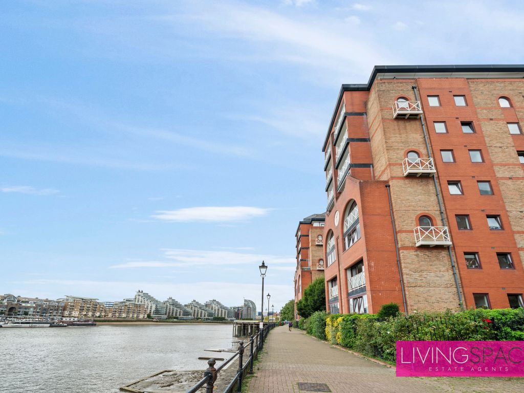 2 bed flat for sale in William Morris Way, London SW6, £725,000 Zoopla