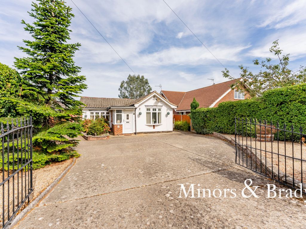 2 bed detached bungalow for sale in Borrow Road, Lowestoft NR32 Zoopla