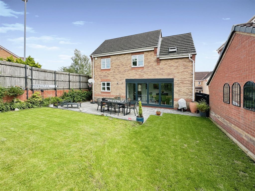 4 bed detached house for sale in Tuffleys Way, Thorpe Astley