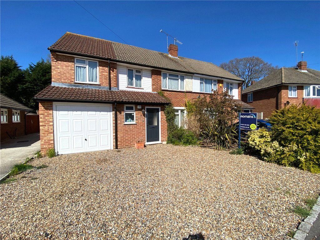 5 bed semidetached house for sale in Belmont Close, Farnborough