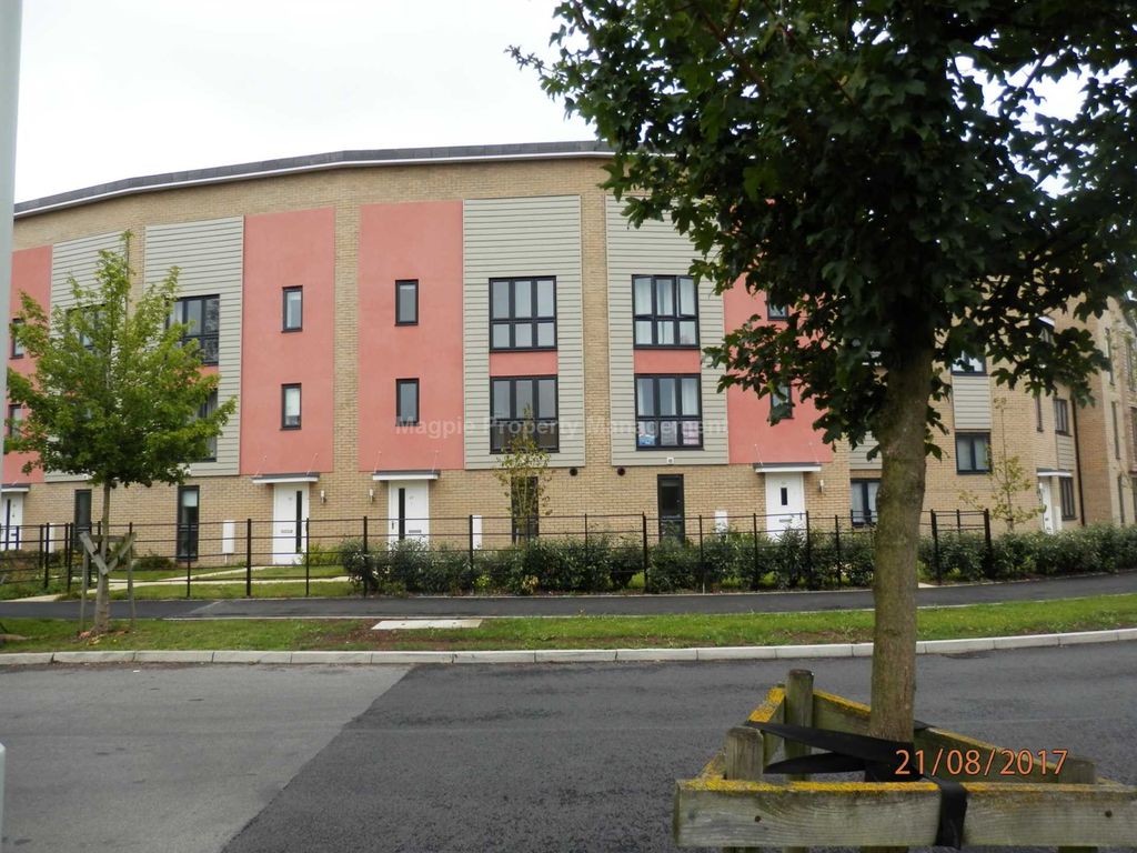 3 bed town house to rent in Dramsell Rise, Loves Farm, St Neots PE19