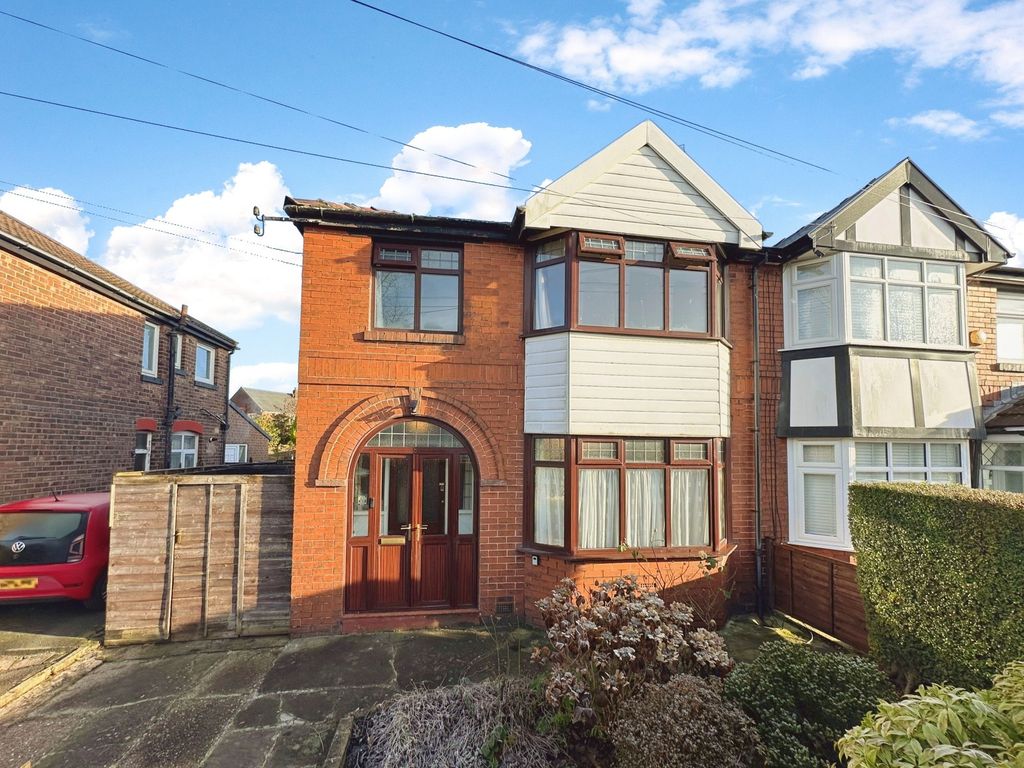 3 bed semidetached house for sale in Beeston Grove, Whitefield M45, £