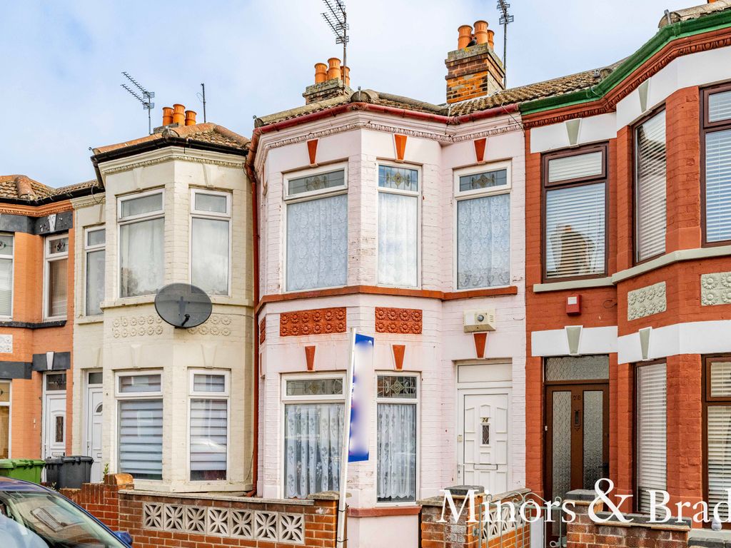 3 bed terraced house to rent in Arundel Road, Great Yarmouth NR30 Zoopla