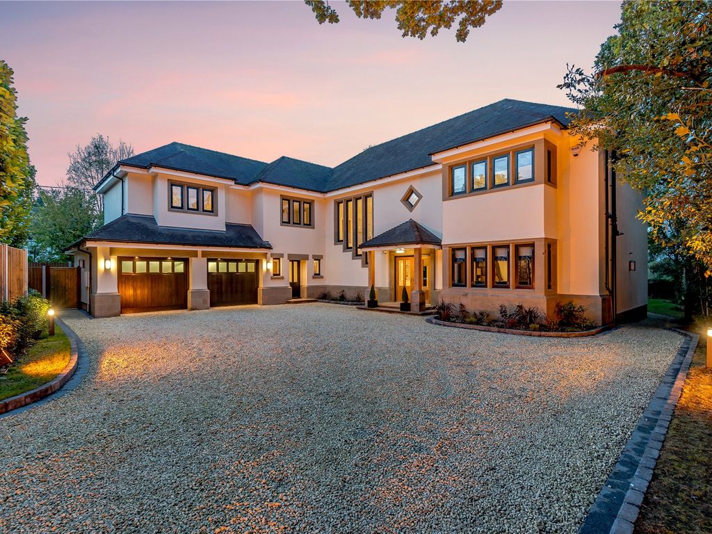 7 bed detached house for sale in Pikemere Road, Alsager, Cheshire ST7