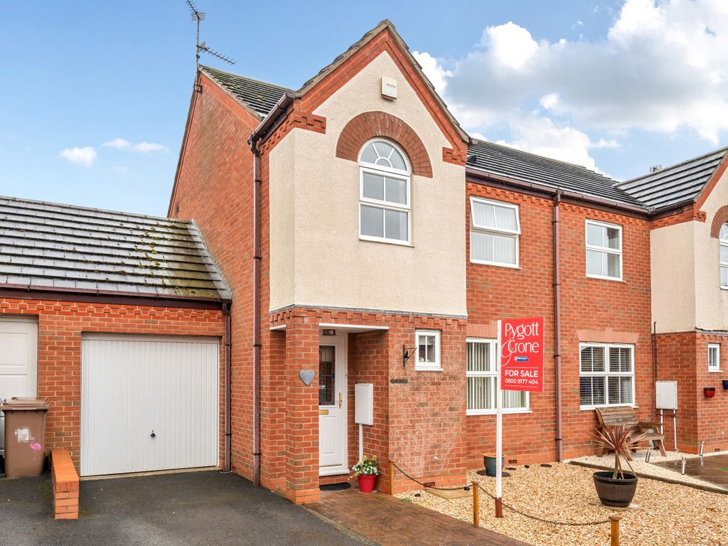 3 bed semidetached house for sale in Durham Close, Bracebridge Heath
