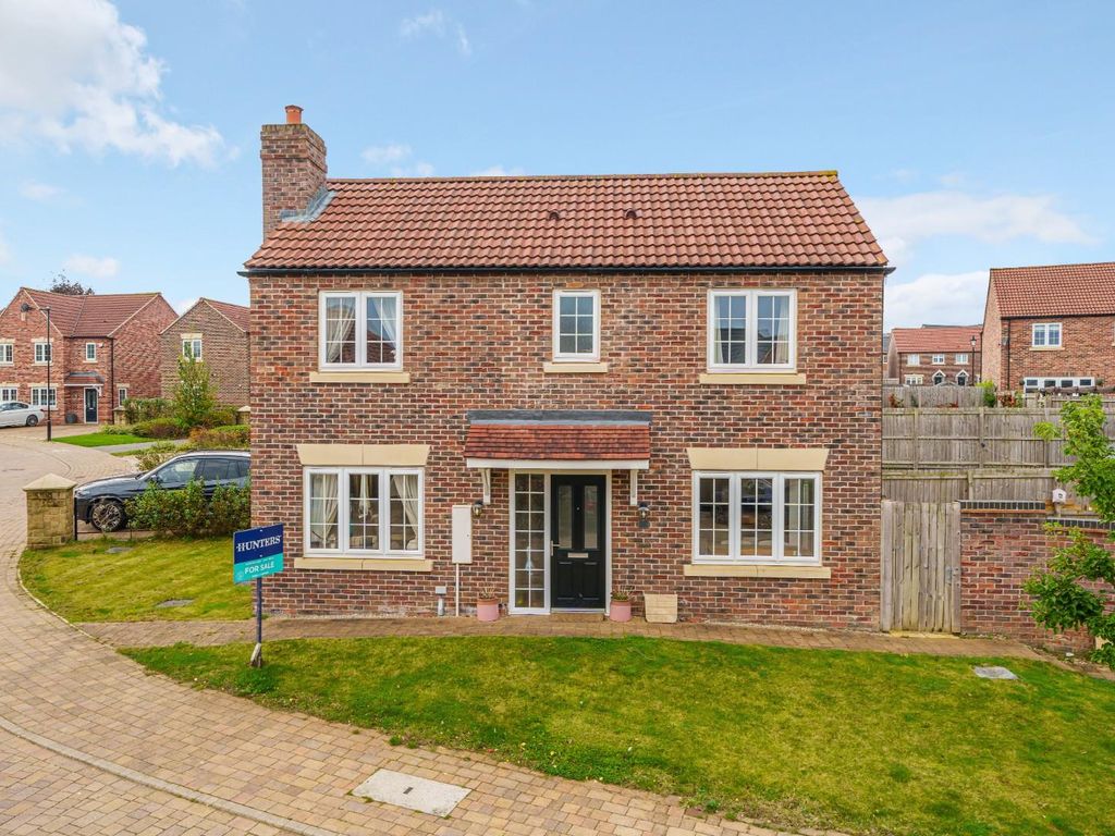 3 bed semidetached house for sale in Bloom Drive, Wetherby LS22, £