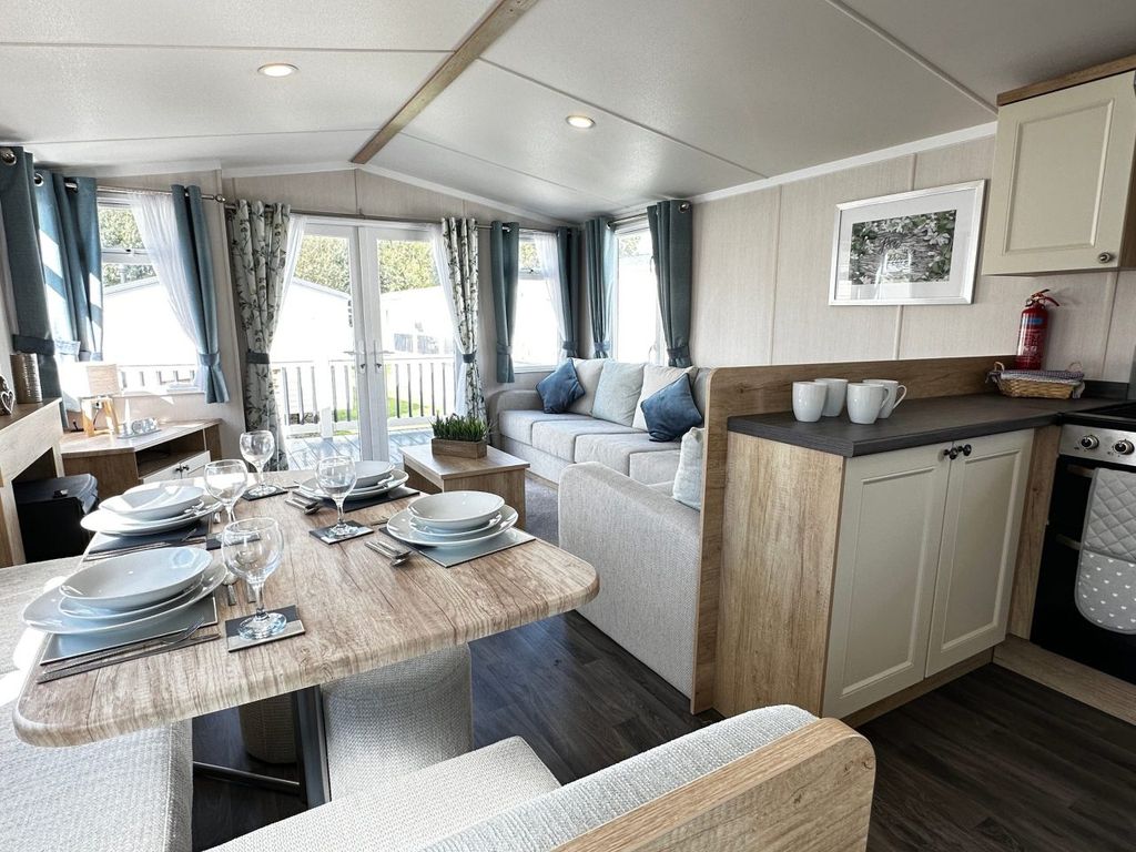 2 bed property for sale in Rye Harbour Road, Rye Harbour, Rye TN31, £