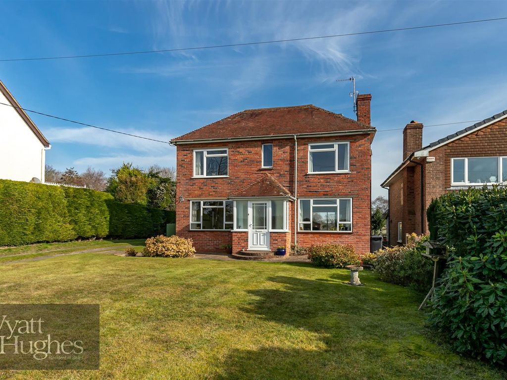 4 bed detached house for sale in Bexhill Road, Ninfield, Battle TN33