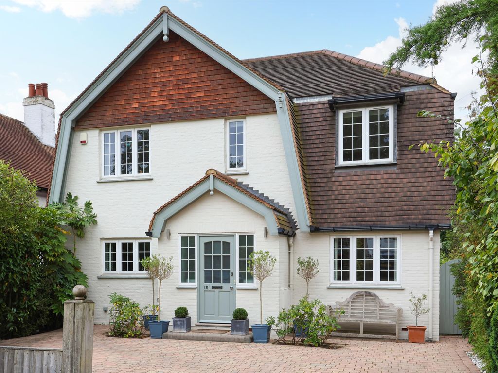 4 bed detached house for sale in Leigh Road, Cobham, Surrey KT11, £