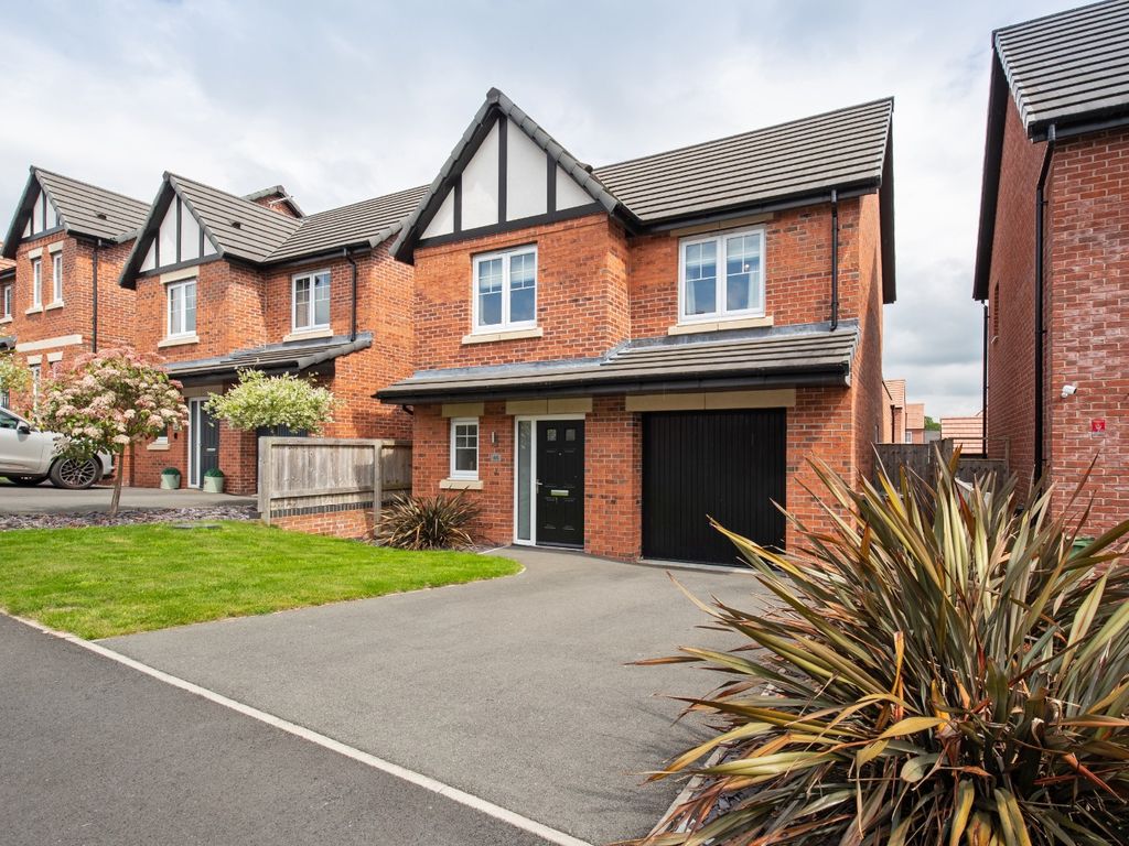 3 bed detached house for sale in Damstead Park Avenue, Alfreton