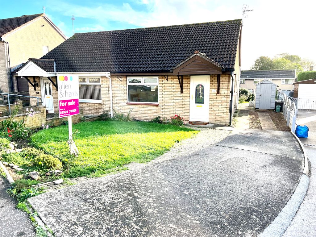 2 bed semidetached bungalow for sale in Arlington Road, Sully, Penarth
