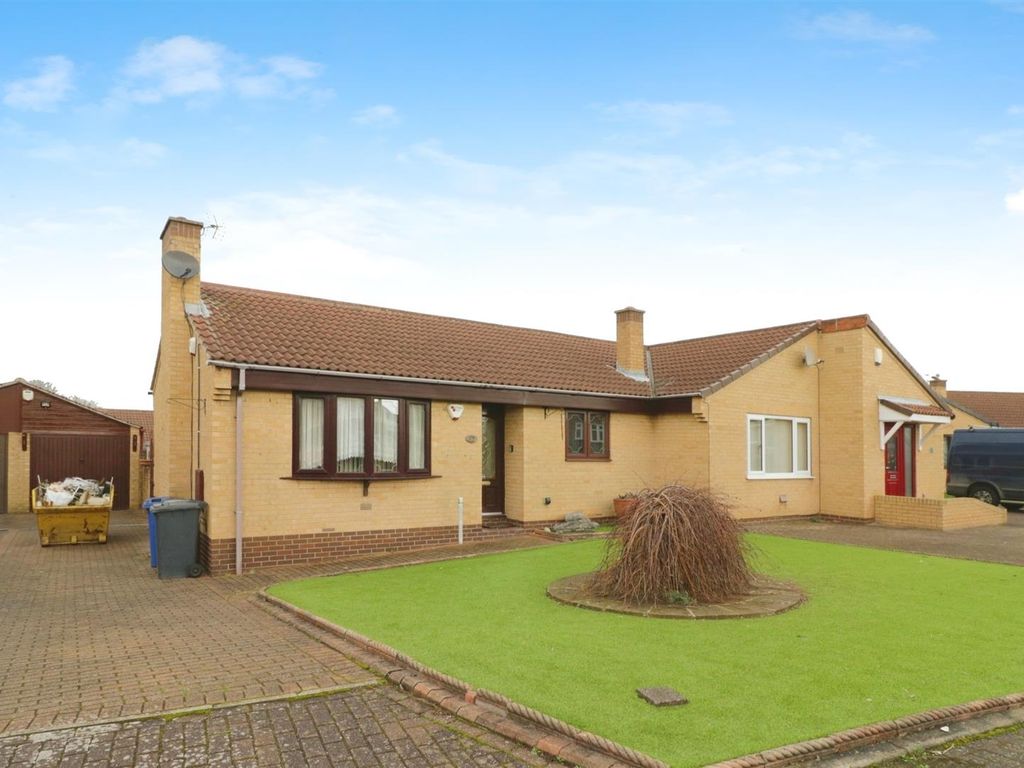 2 bed semidetached bungalow for sale in Rye Croft, Conisbrough