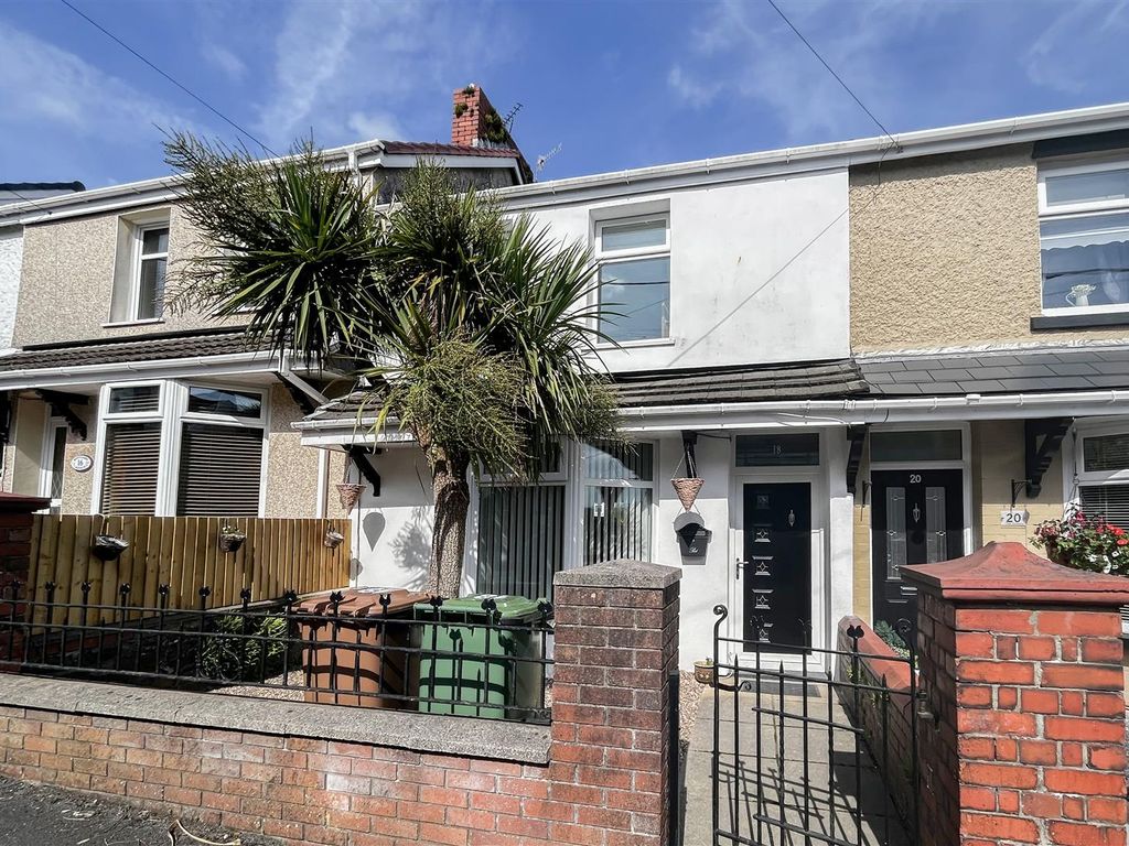 2 bed terraced house for sale in Montclaire Avenue, Pontllanfraith
