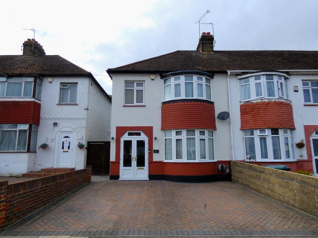 3 bed end terrace house for sale in Abbey Road, Gravesend DA12, £