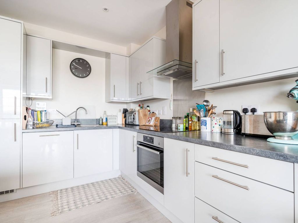 Samuelson Place Isleworth TW7  