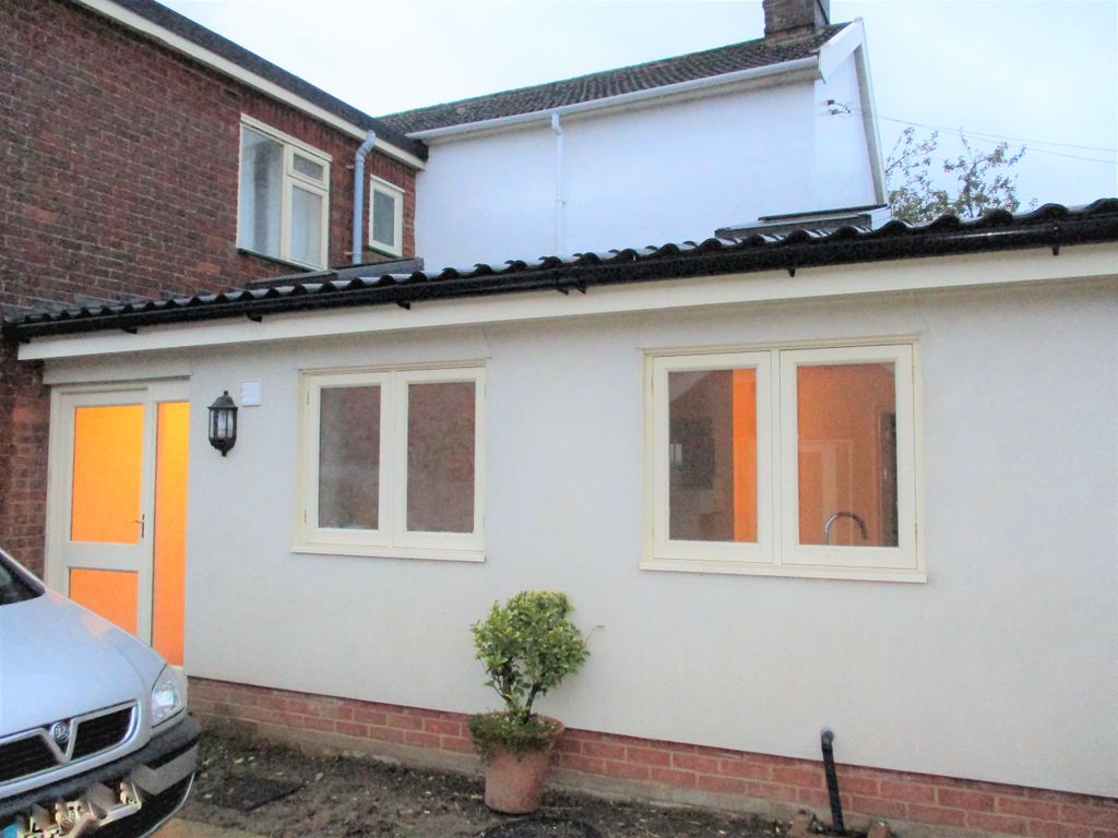 1 bed barn conversion to rent in Carleton Rode, Norwich NR16, £825 pcm