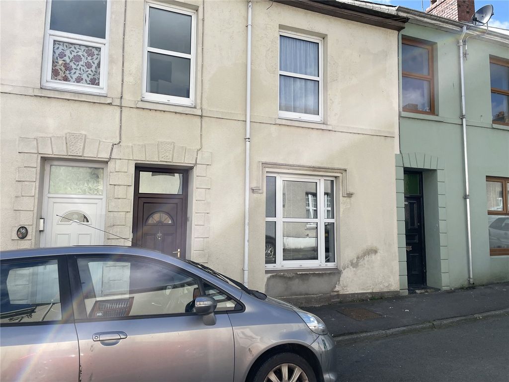 4 bed terraced house for sale in Parcmaen Street, Carmarthen