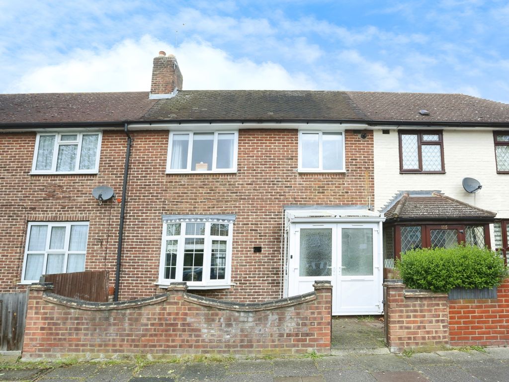 2 bed terraced house for sale in Downham Way, Bromley BR1, £375,000