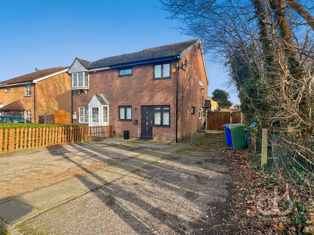 2 bed end terrace house for sale in Helleborine, Badgers Dene, Grays