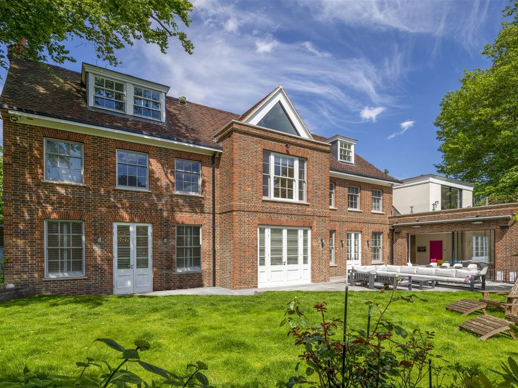 Oak Hill Way, Hampstead NW3  