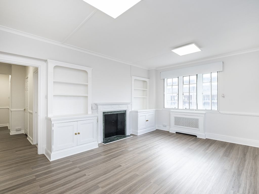 2 bed flat to rent in Kensington High Street, London W8, £3,467 pcm