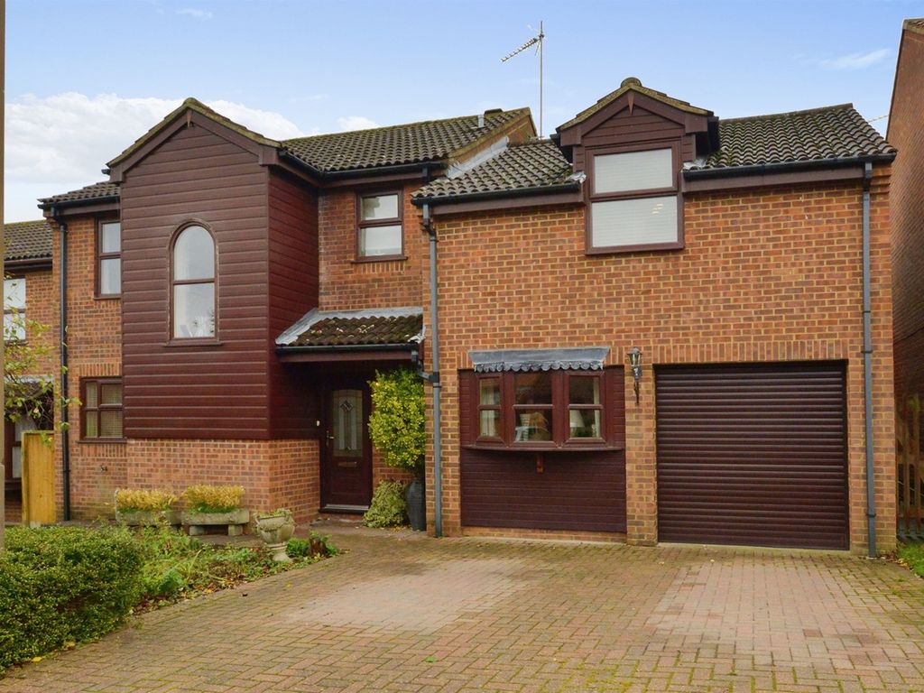 4 bed detached house for sale in Hatchlands, Great Holm, Milton Keynes MK8 Zoopla