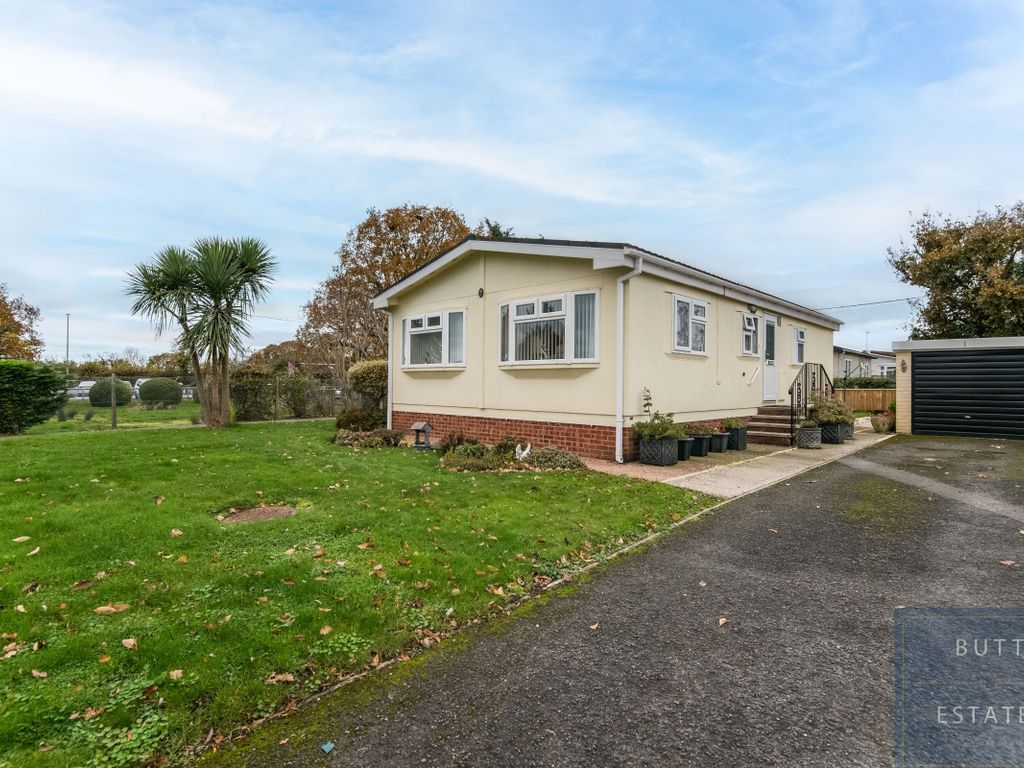 2 bed mobile/park home for sale in Glen Close, Clyst St. Mary, Exeter