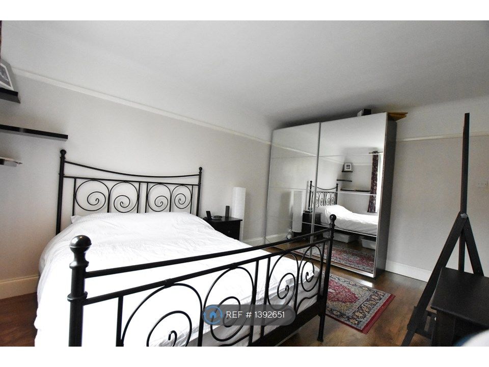 Room to rent in Birkenhead Avenue, Kingston KT2 Zoopla