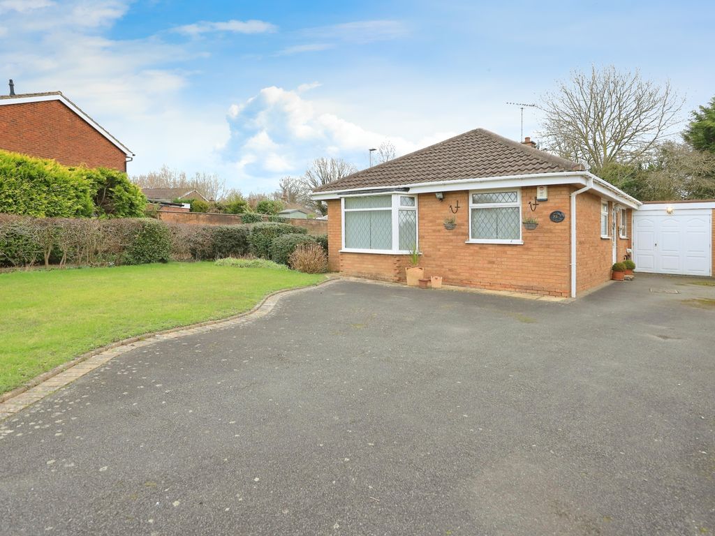 2 bed bungalow for sale in Mercia Drive, Perton Wolverhampton