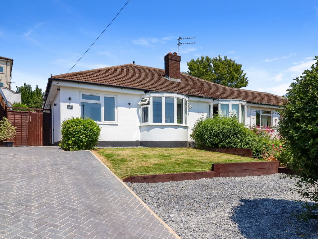 3 bed bungalow for sale in Larks Rise, Chesham, Buckinghamshire HP5, £500,000 Zoopla