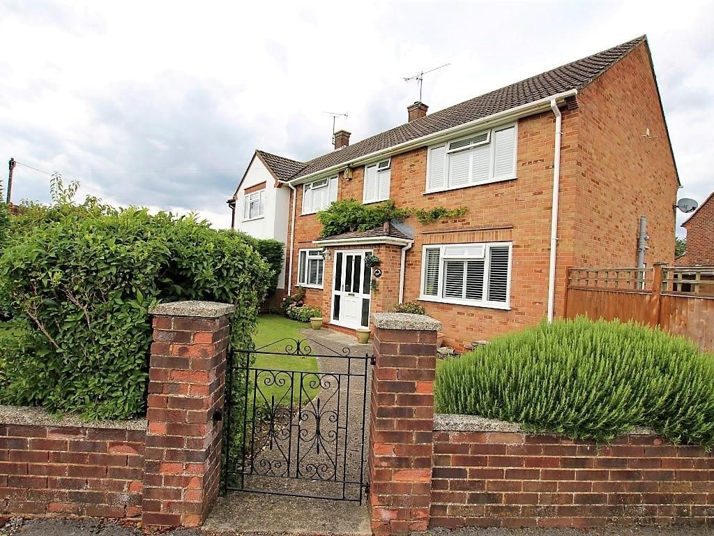 5 bed semidetached house for sale in St. Michaels Road, Tilehurst