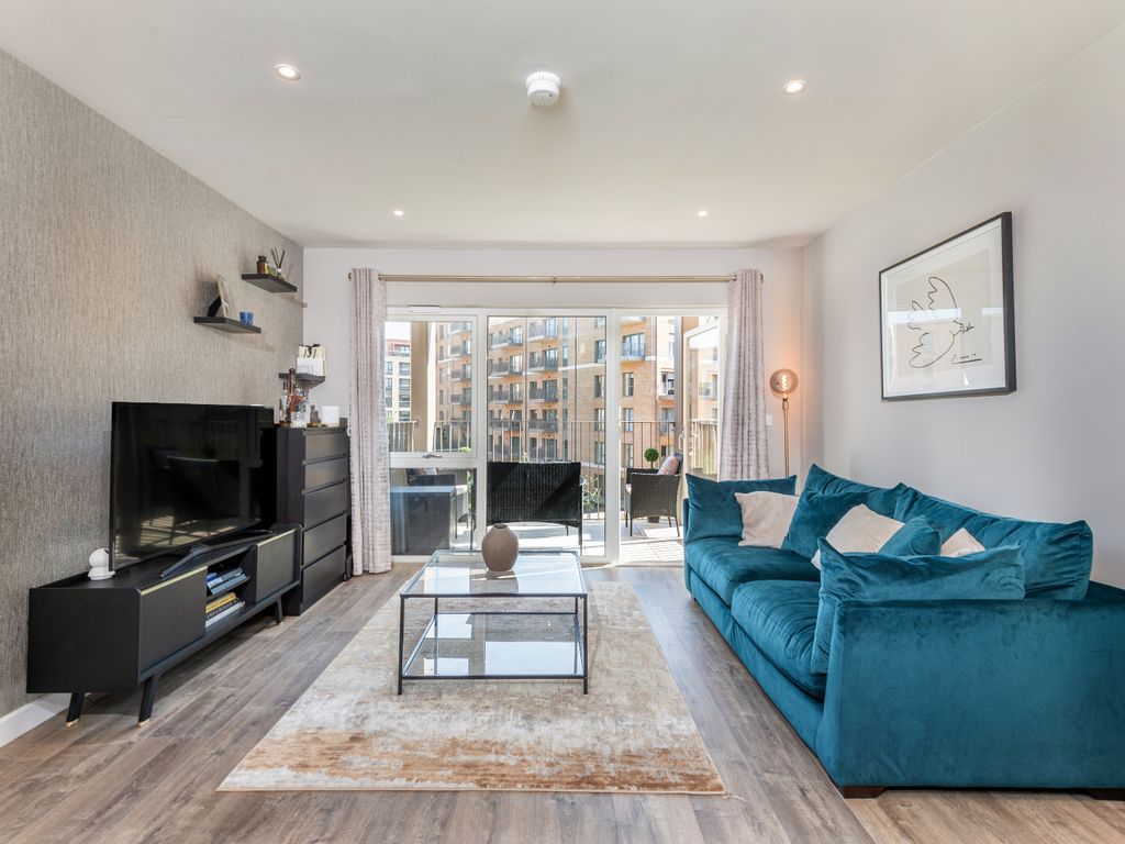 82 Bittacy Hill, Mill Hill, London NW7  