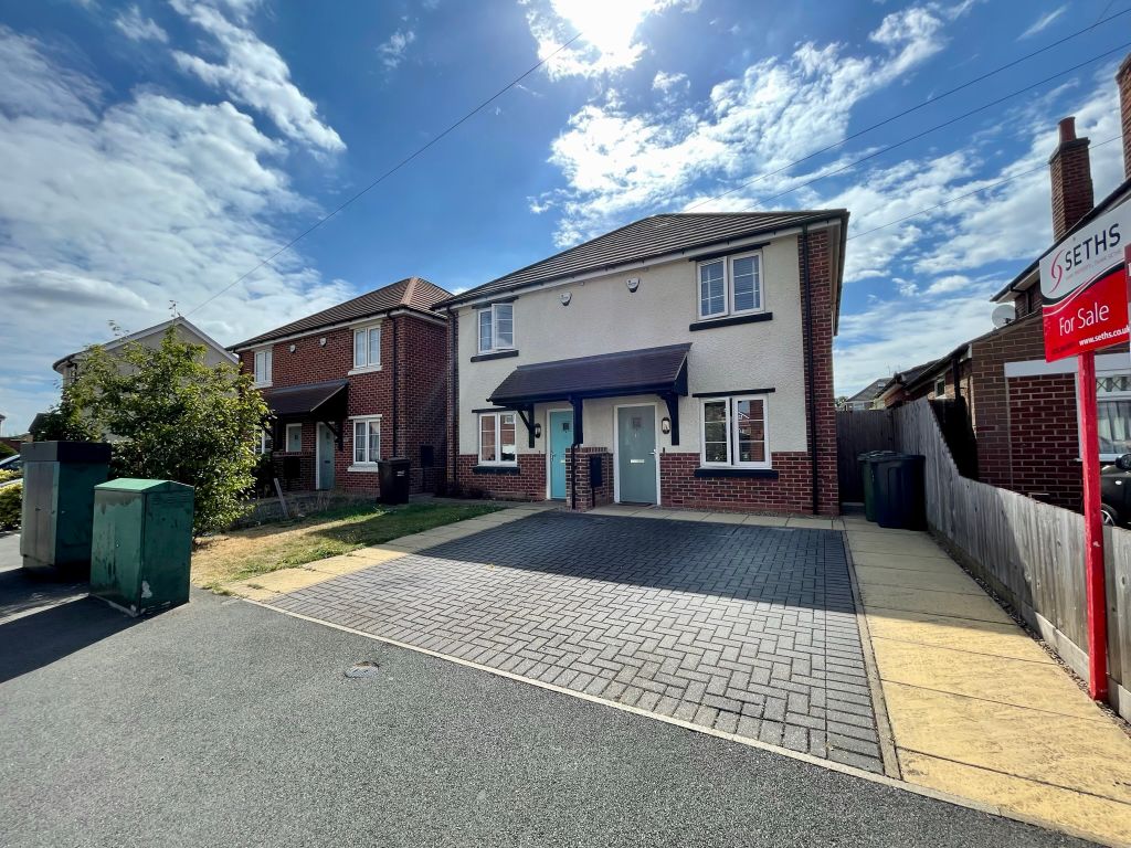 2 bed semidetached house for sale in Hollytree Avenue, Birstall, Leicester LE4 Zoopla