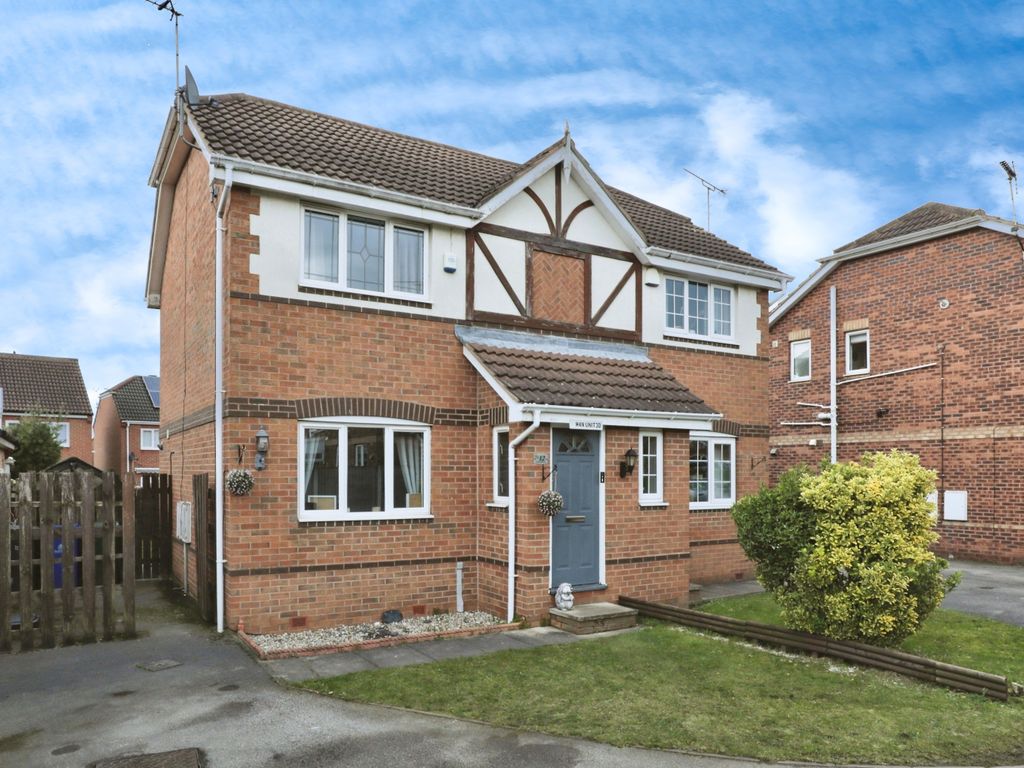 2 bed semidetached house for sale in Chatsworth Drive, Doncaster DN11
