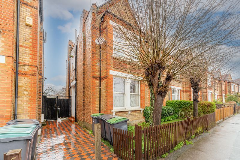 2 bed flat for sale in Palmerston Road, London N22, £450,000 Zoopla