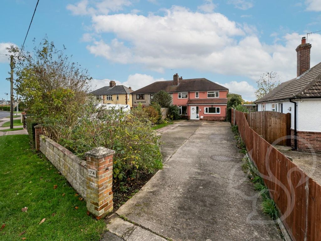 5 bed semidetached house for sale in Long Road, Lawford, Manningtree