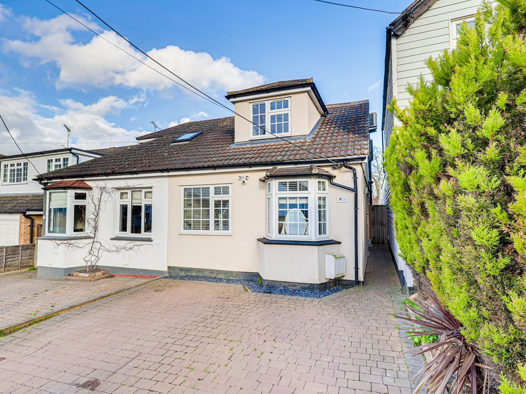 3 bed semidetached house for sale in The Crescent, Benfleet SS7 Zoopla