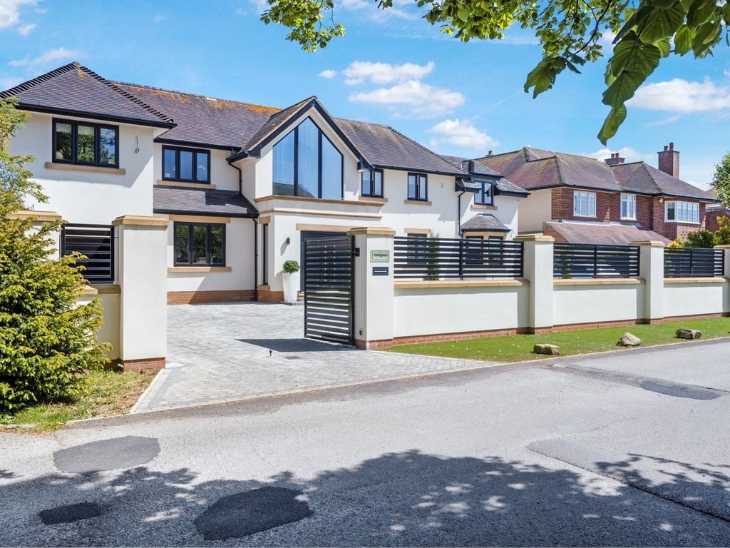 4 bed detached house for sale in Holmefield Avenue, ThorntonCleveleys