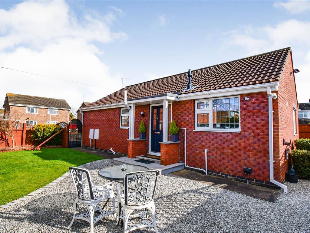 2 bed detached bungalow for sale in Weardale, SuttonOnHull, Hull HU7