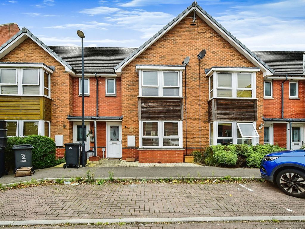 3 bed terraced house for sale in Celsus Grove, Swindon SN1, £270,000