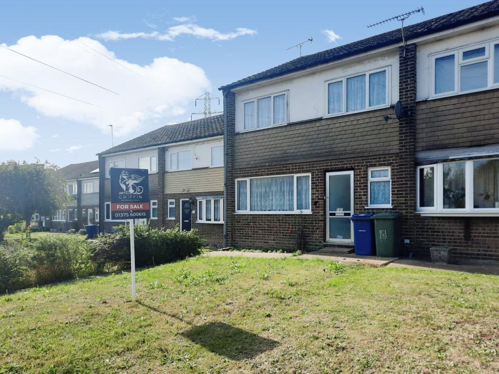 4 bed end terrace house for sale in East Tilbury Road, Linford