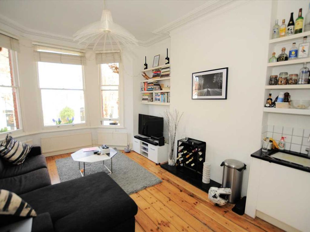2 bed flat to rent in St Quintin Avenue, Ladbroke Grove, London W10