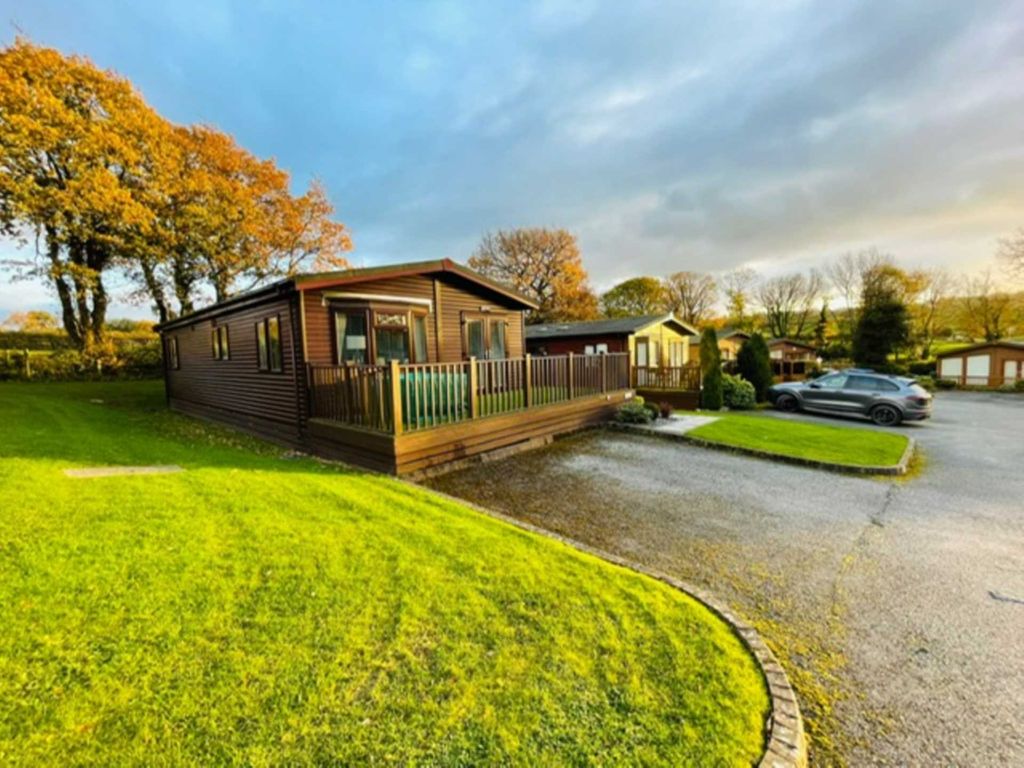 2 bed lodge for sale in Cwrt Gwyntog, Trelogan, Holywell CH8, £125,000