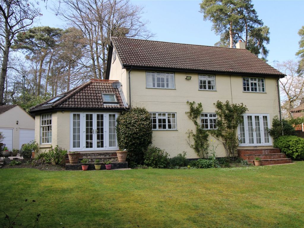 5 bed detached house for sale in Holmes Close, Ascot SL5 Zoopla