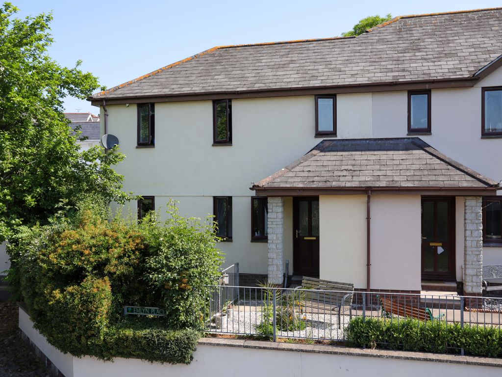 3 bed end terrace house for sale in Emlyn Place, Le MolayLittry Way