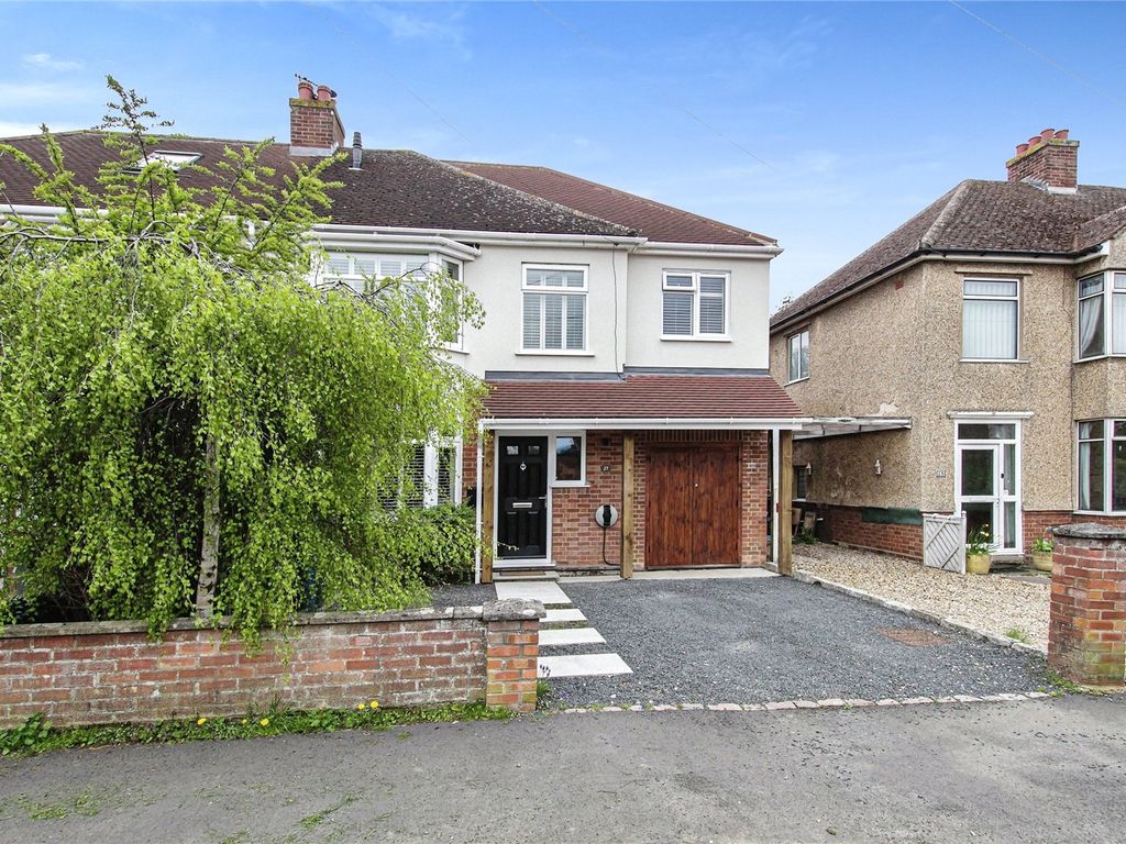 4 bed semidetached house for sale in Somerset Road, Histon, Cambridge