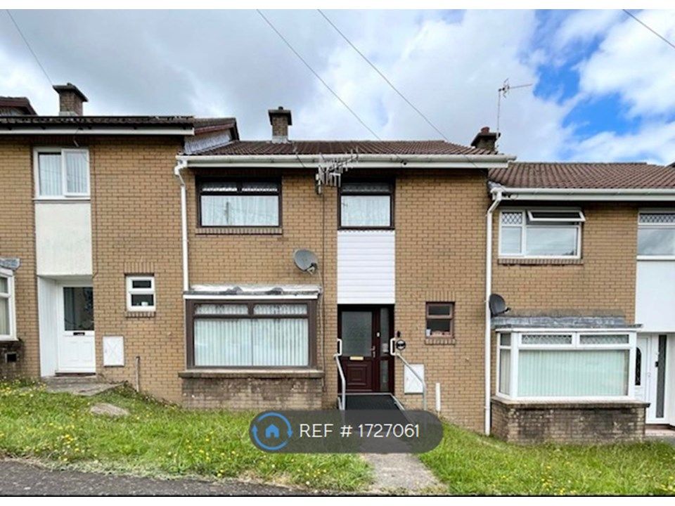 3 bed terraced house to rent in Bethel Place, Hirwaun, Aberdare CF44