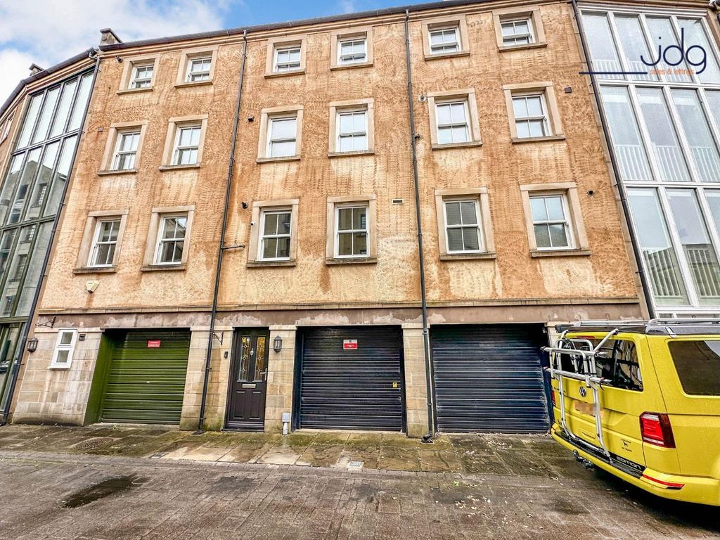 4 bed town house for sale in River Street, Lancaster LA1, £295,000 Zoopla