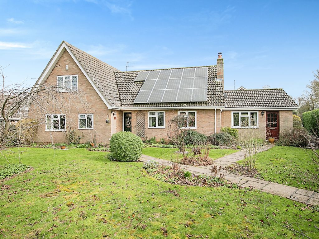 4 bed bungalow for sale in Vicarage Lane, Acton, Sudbury, Suffolk CO10